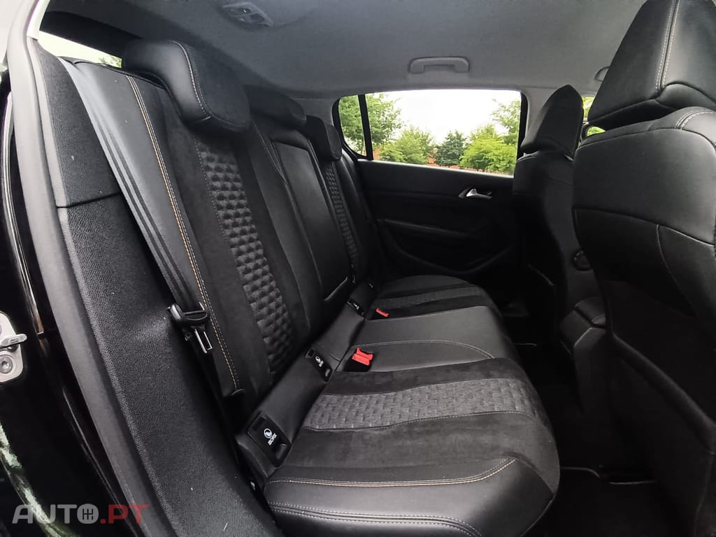 Peugeot 308 1.2 PureTech S&S Road Trip EAT8