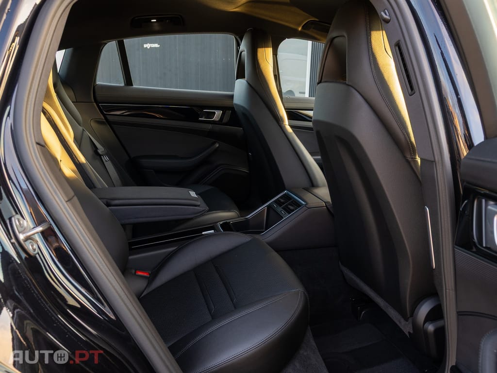Porsche Panamera 4