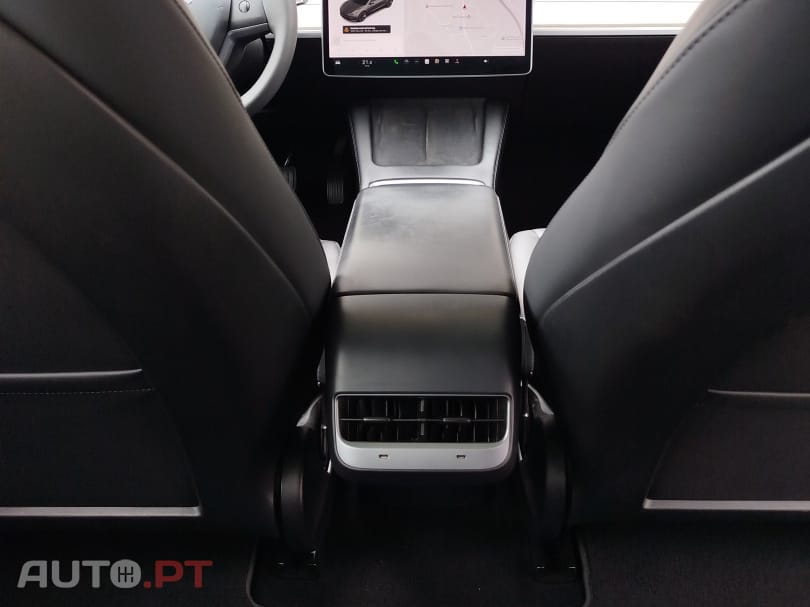 Tesla Model 3 Standard Range Plus RWD