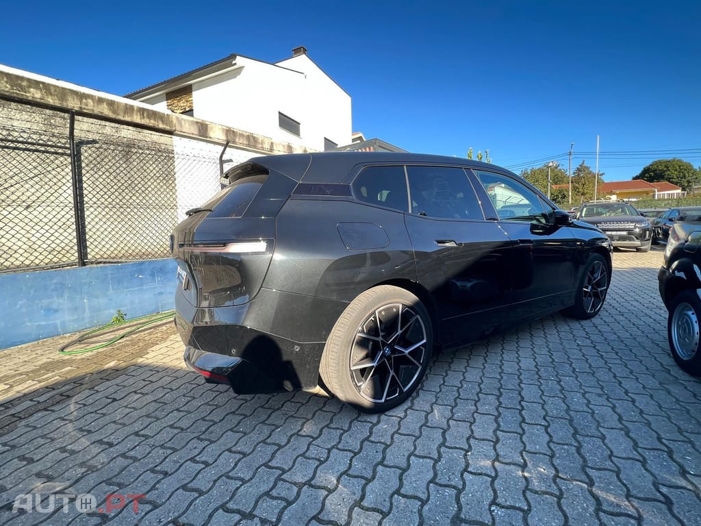 BMW iX xDrive50