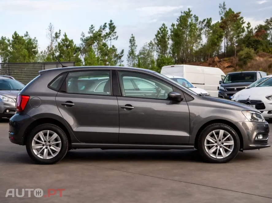 Volkswagen Polo 1.0 Confortline
