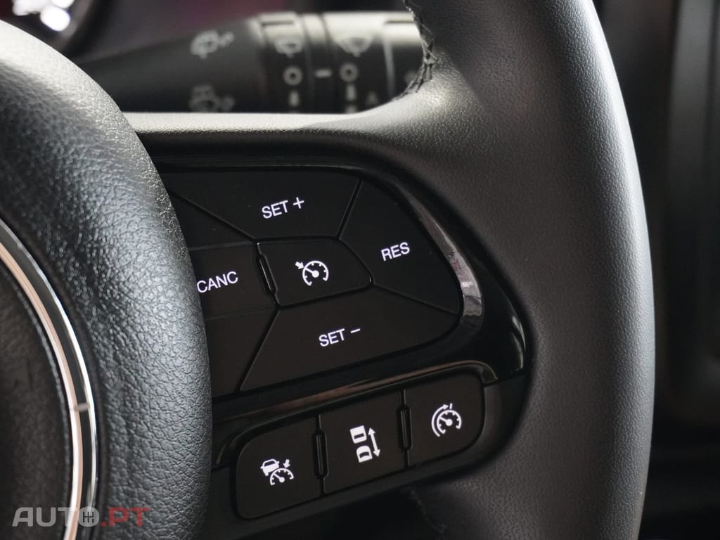 Jeep Renegade 1.6 MJD Night Eagle