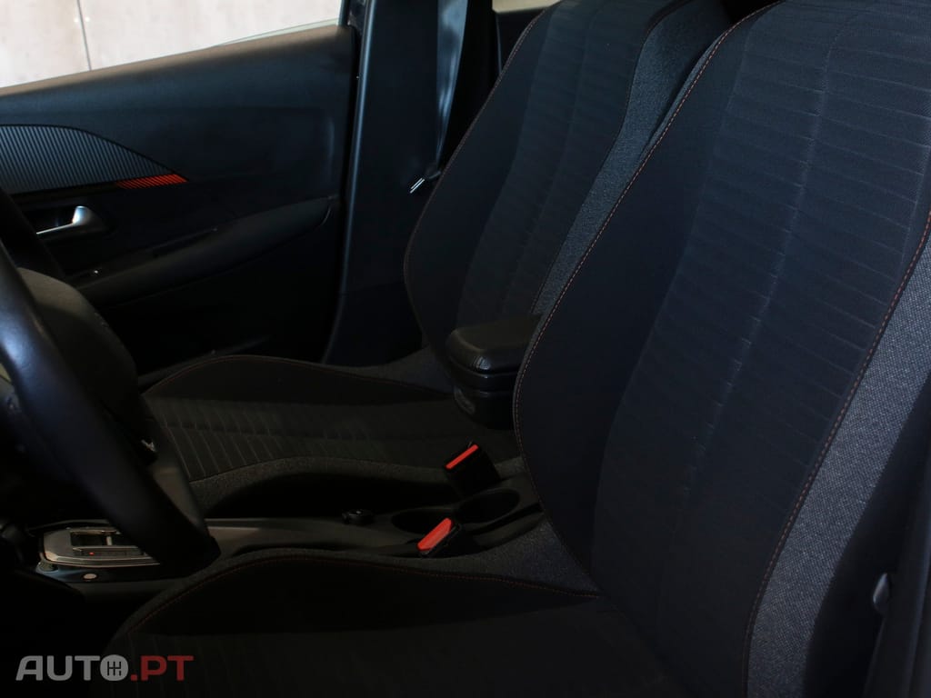 Peugeot 208 PureTech 100 EAT8 Active