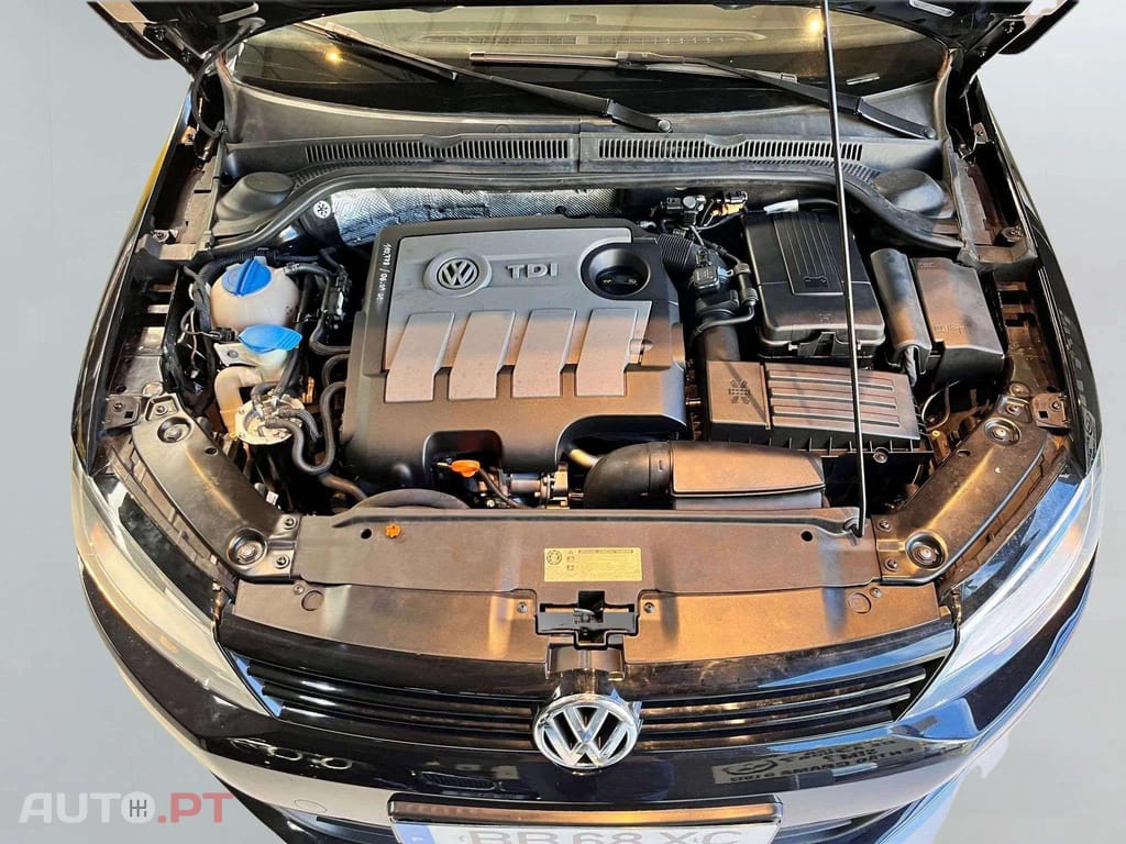 Volkswagen Jetta 1.6 TDI Advance BlueMotion