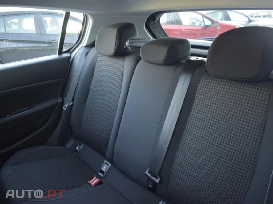 Peugeot 308 1.5 BlueHDi Business Line