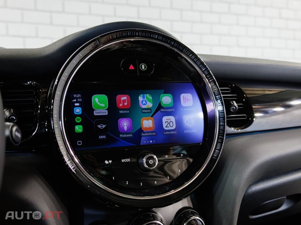 MINI Cooper Premium Yours Auto