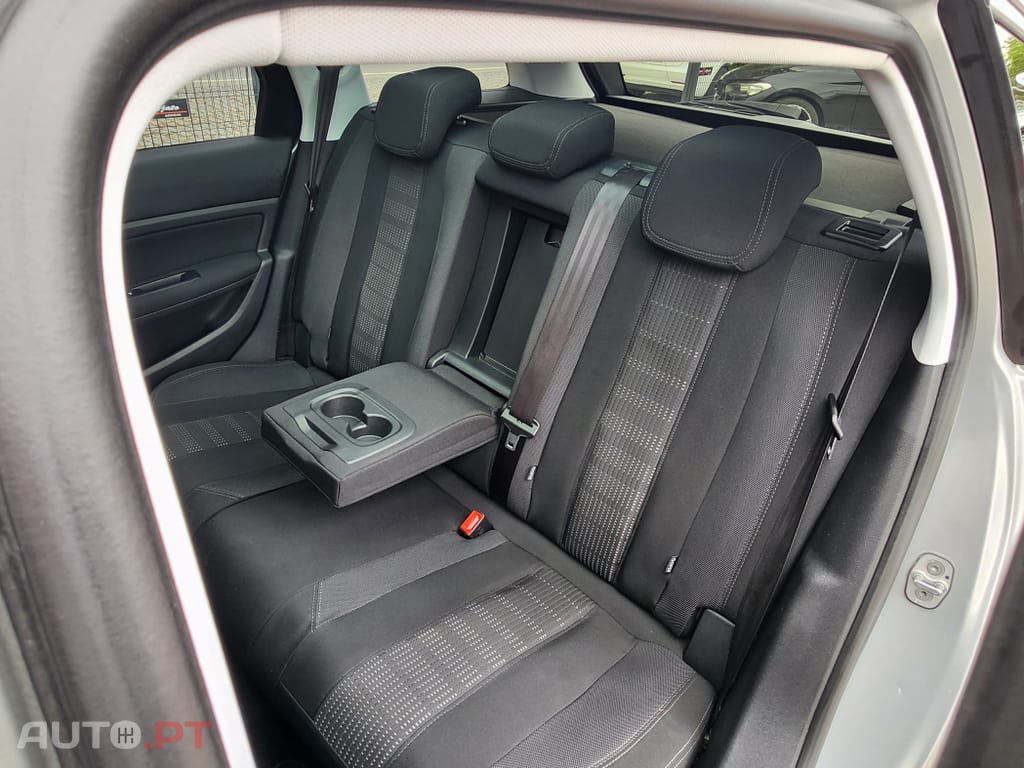 Peugeot 308 1.6 e-HDi Allure J17