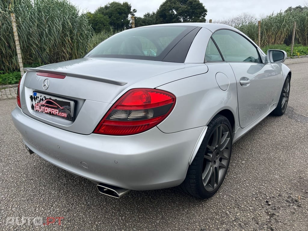 Mercedes-Benz SLK 200 Outro