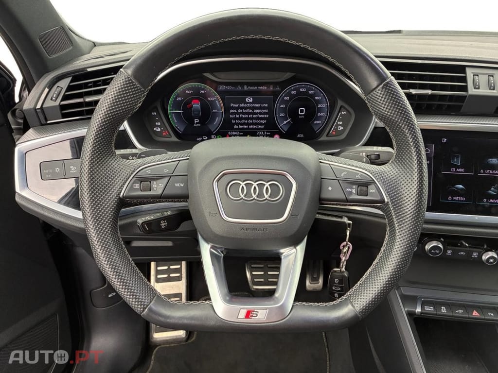 Audi Q3 45 TFSIe S line S tronic