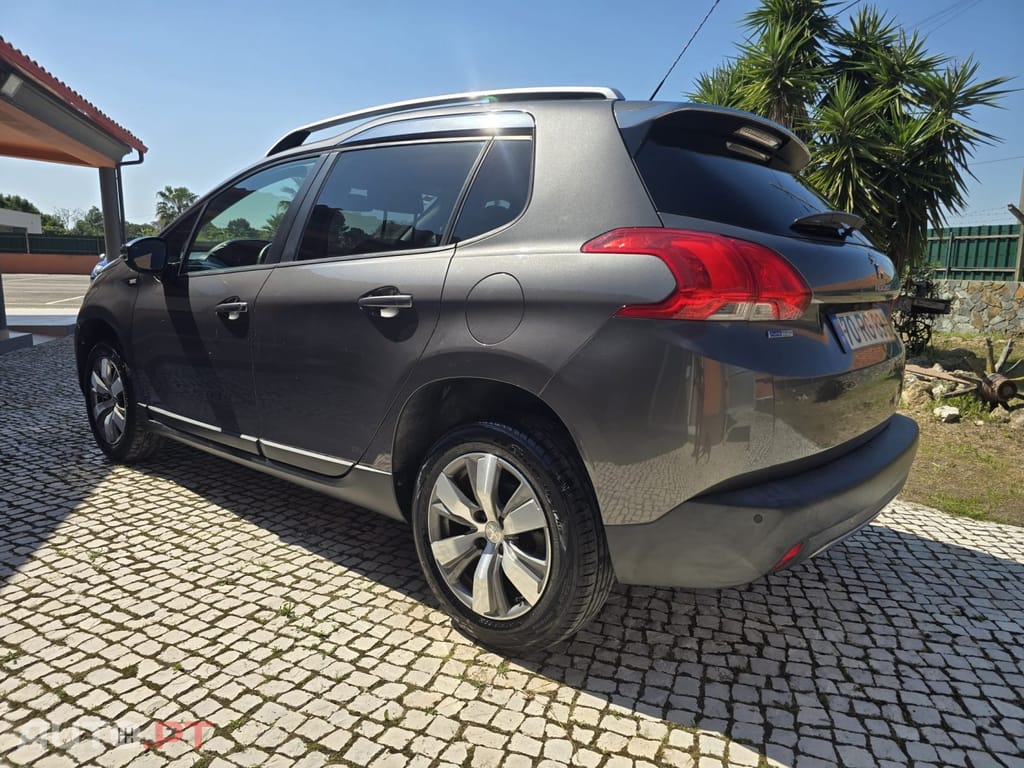 Peugeot 2008 1.2 PureTech Style
