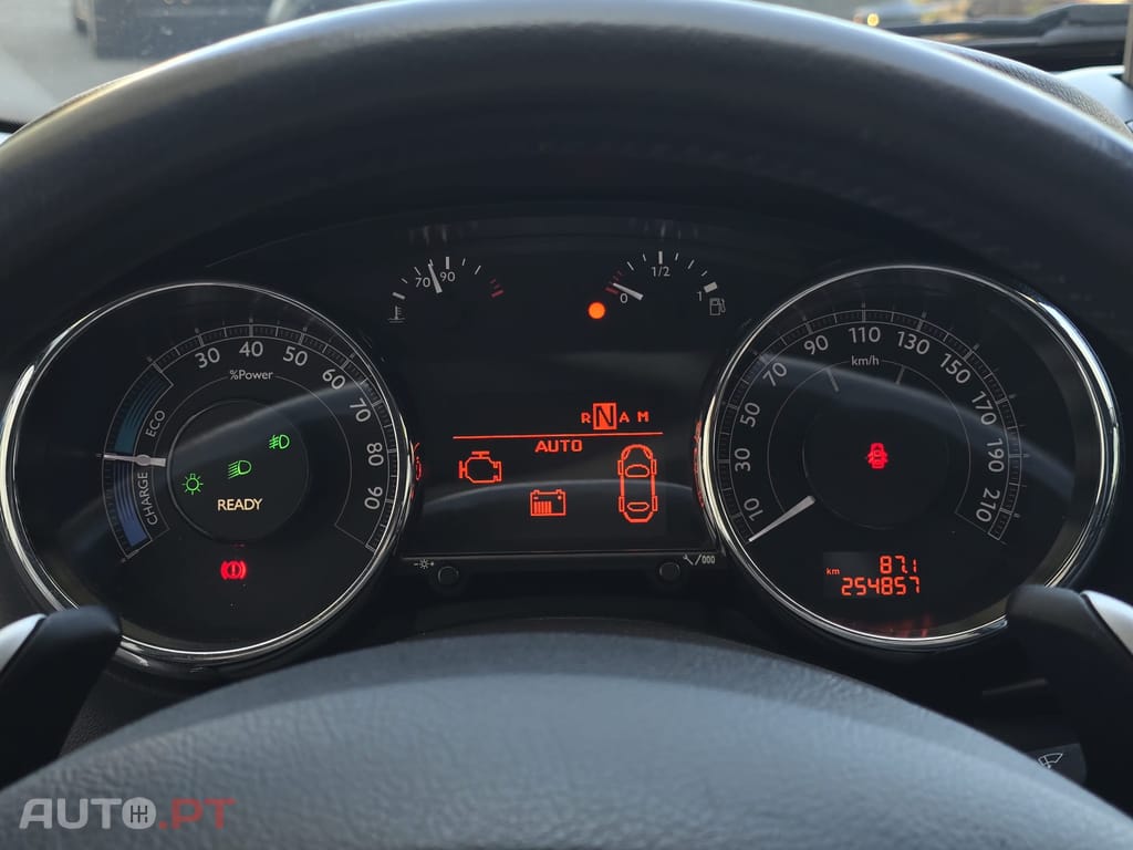 Peugeot 3008 2000 HDi hybrid4