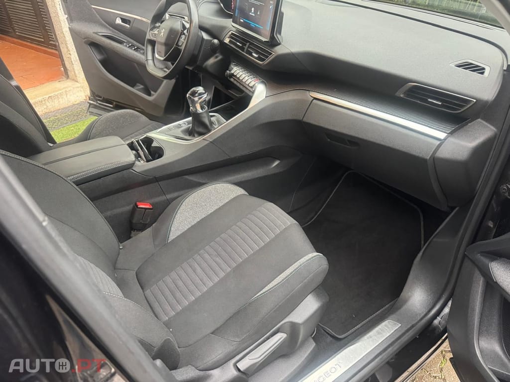 Peugeot 3008 1.5 BlueHDi Style