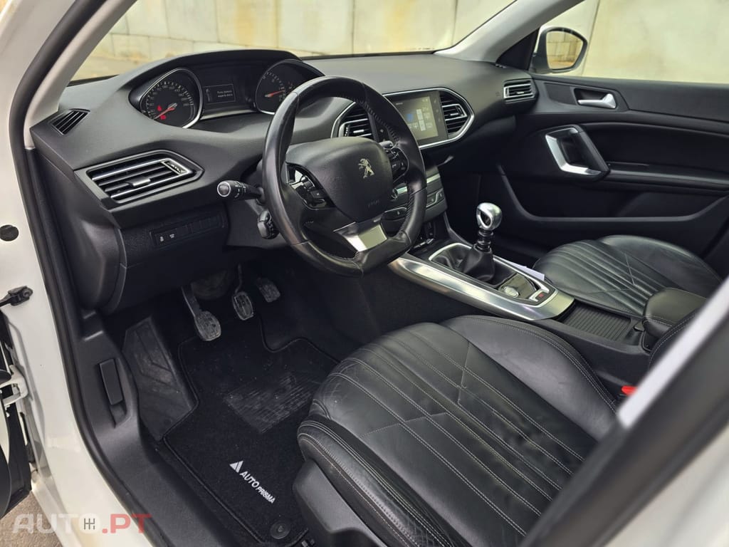 Peugeot 308 1.6 BlueHDi Allure J17