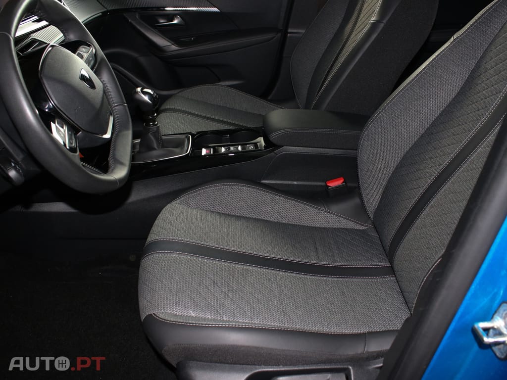 Peugeot 2008 1.2 PureTech Allure