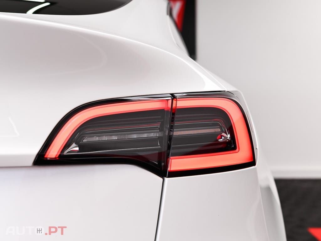 Tesla Model Y Long Range Dual Motor AWD