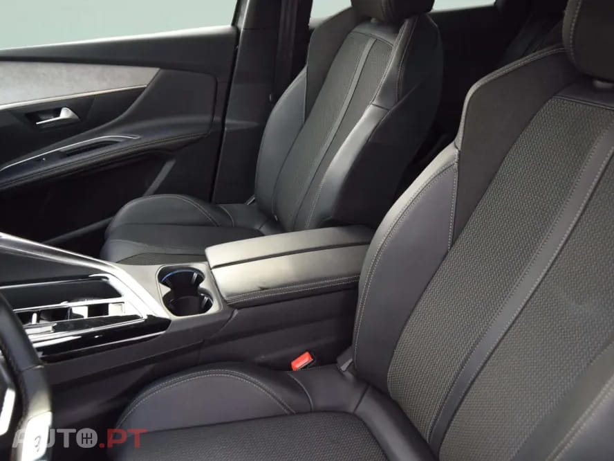 Peugeot 3008 1.6 HYBRID GT PACK e-EAT8
