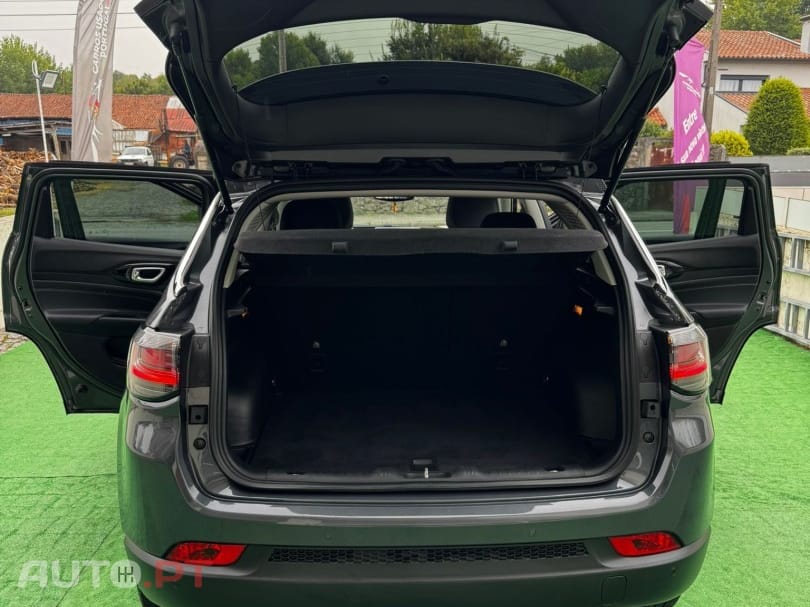 Jeep Compass 1.3 T Limited