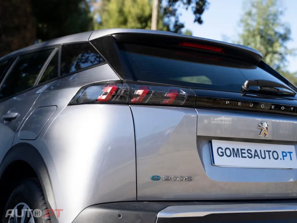 Peugeot E-2008 50 kWh GT Pack