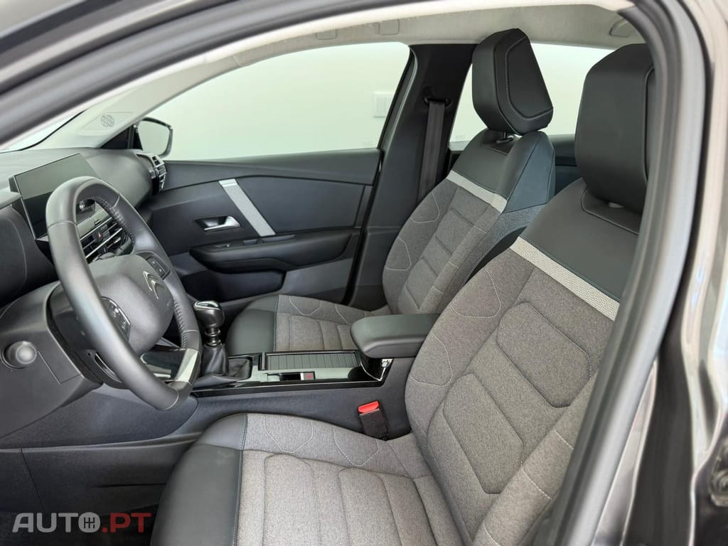 Citroen C4 Outro