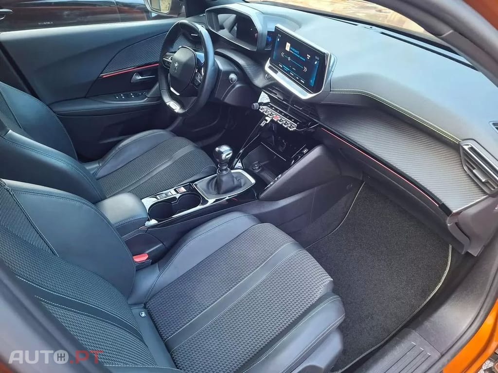 Peugeot 2008  Puretech 130 Stop Start Gt  Line Edition