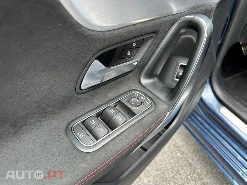 Mercedes-Benz A 250 e AMG Line