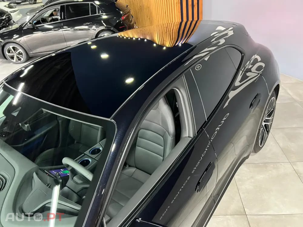 Porsche Taycan Outro