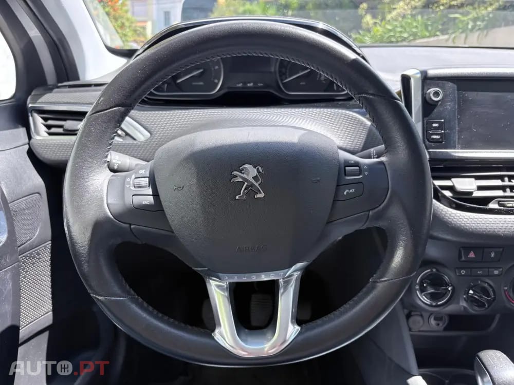 Peugeot 208 1.6 BlueHDi Style