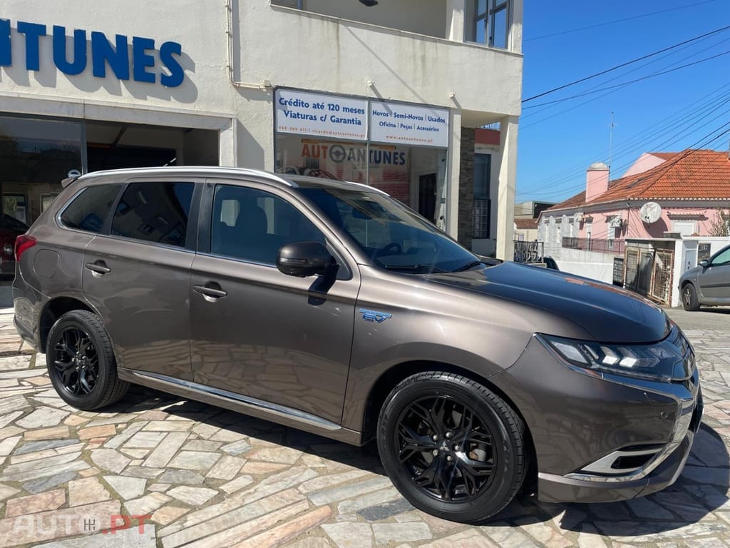 Mitsubishi Outlander 2.0 Intense