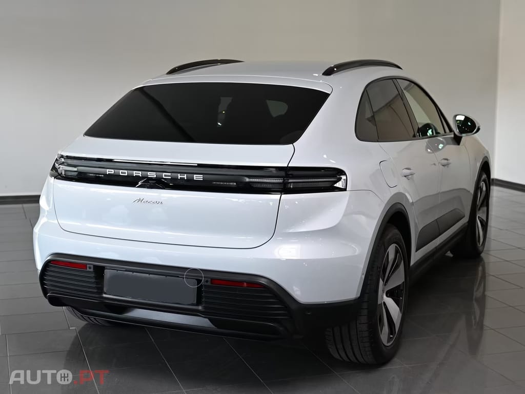 Porsche Macan 100kWh