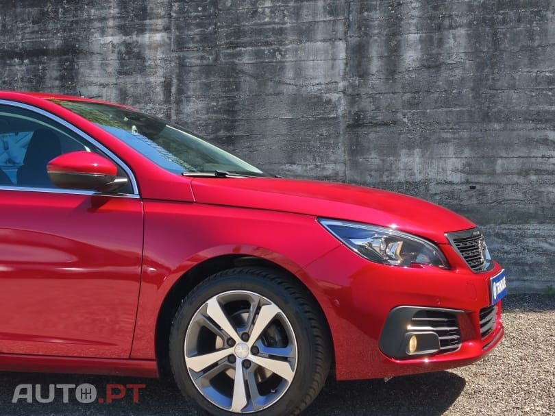 Peugeot 308 1.2 PureTech Allure J17 — fotografia 11