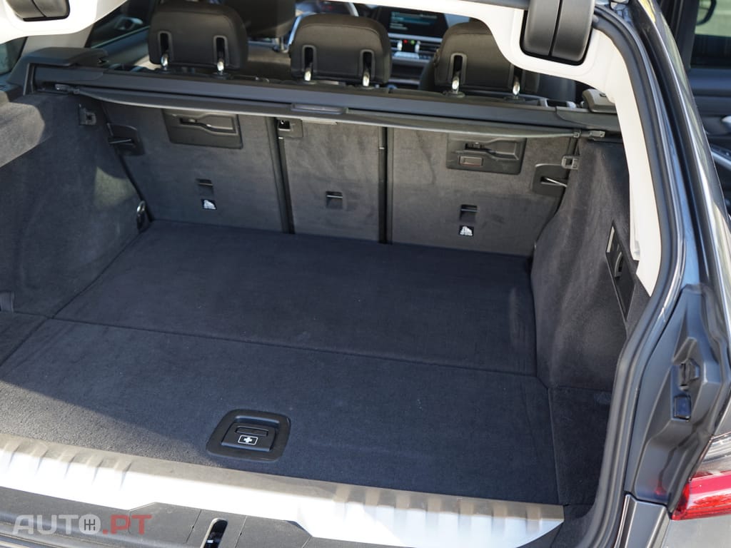 BMW 330 e touring auto