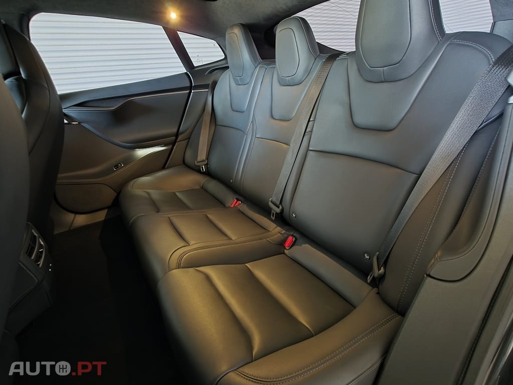 Tesla Model S 100 kWh Long Range Plus AWD