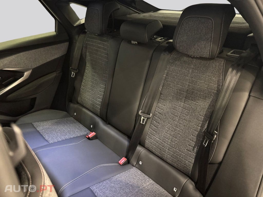 Peugeot 3008 Hybrid e-DCS6 Allure I.V.A DEDUTIVEL