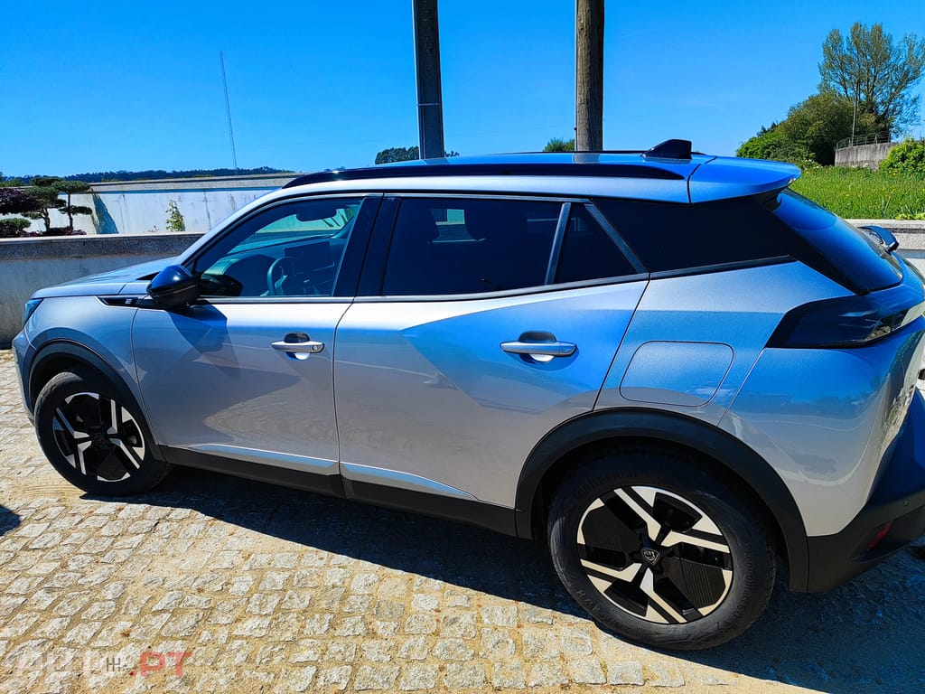 Peugeot E-2008 Allure 54kwh