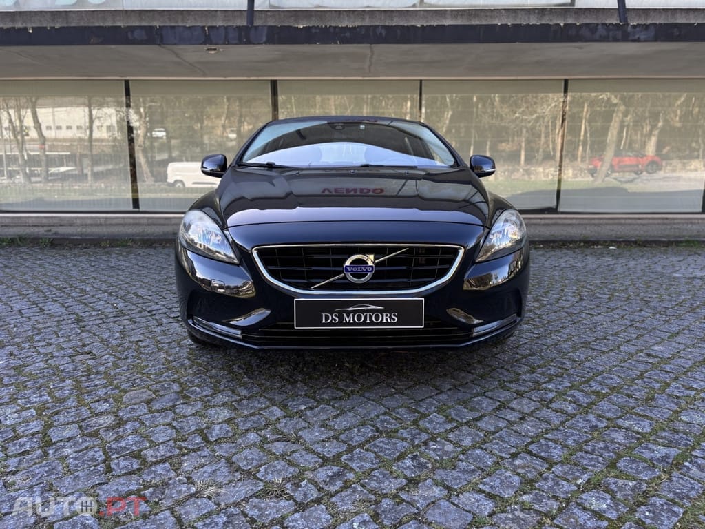 Volvo V40 1.6 D2 Momentum — fotografia 2