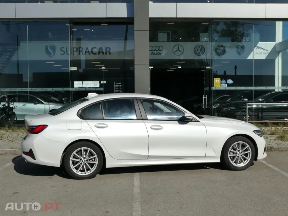 BMW 330 e iPerformance Advantage