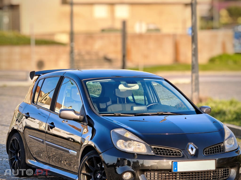 Renault Clio Dynamique S Look RS