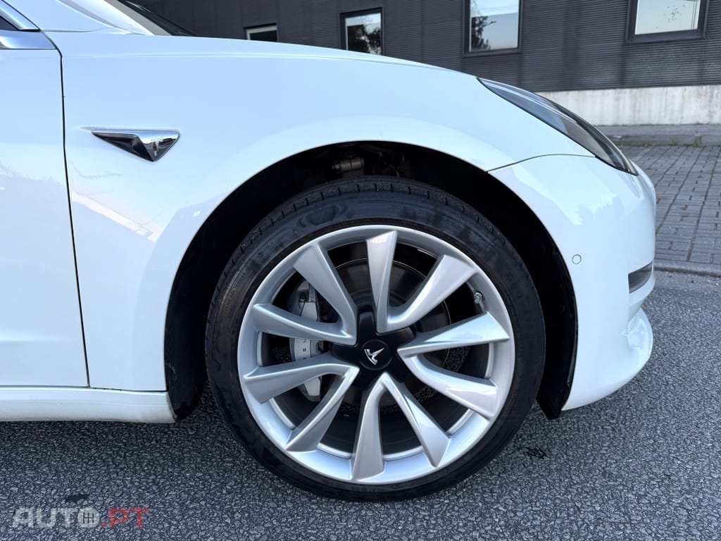 Tesla Model 3 Long Range AWD Dual Motor