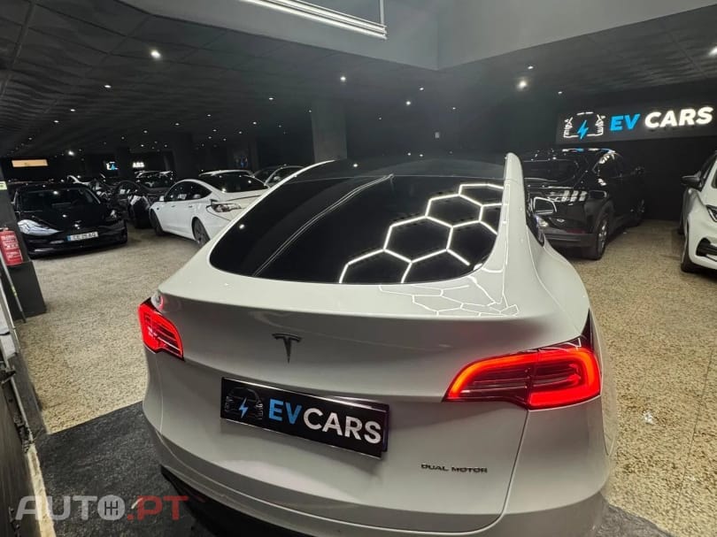 Tesla Model Y Long Range Dual Motor AWD