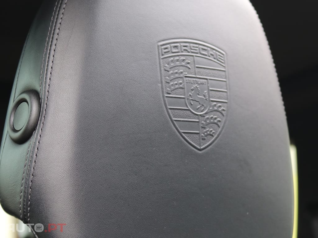 Porsche Cayenne Platinum Edition — fotografia 38