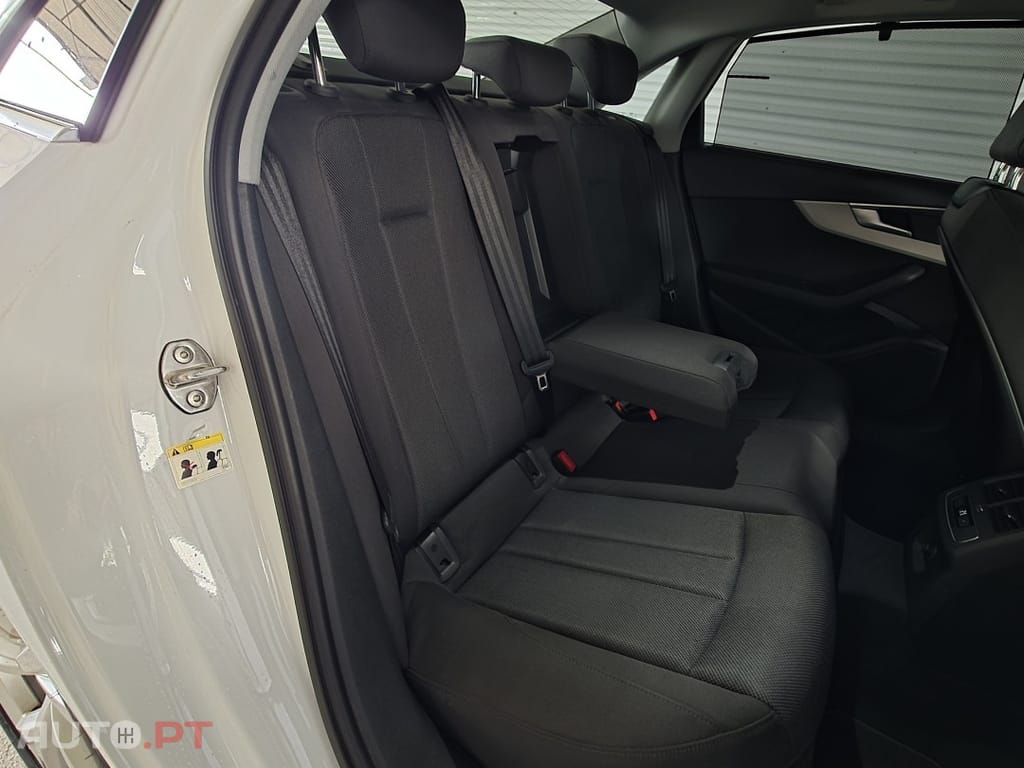 Audi A4 35 TDI S line S tronic