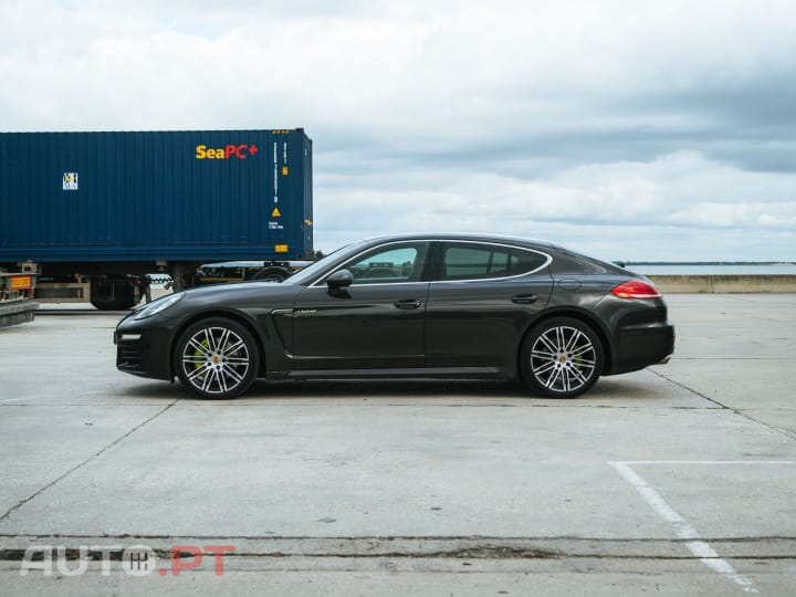 Porsche Panamera S e-Hybrid