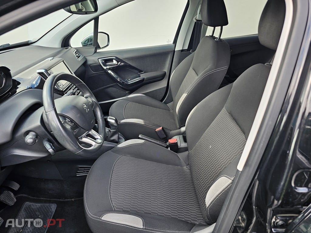 Peugeot 208 1.2 VTi Allure