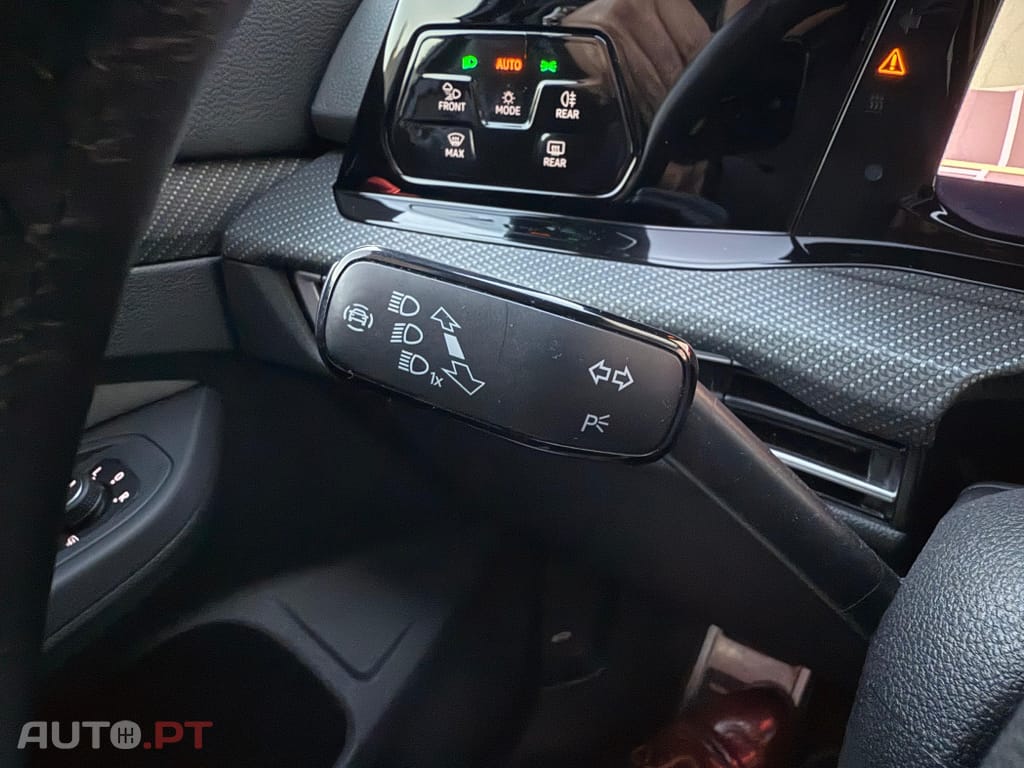 Volkswagen Golf 1.5 eTSI R-Line DSG
