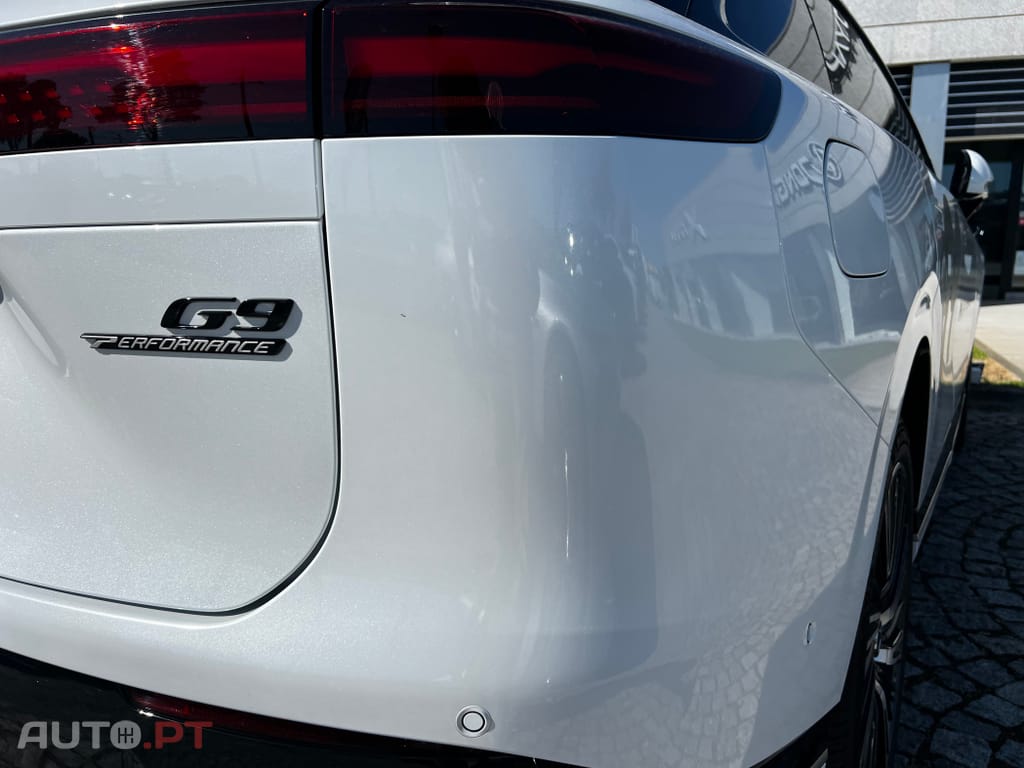 XPeng G9 98 kWh AWD Performance