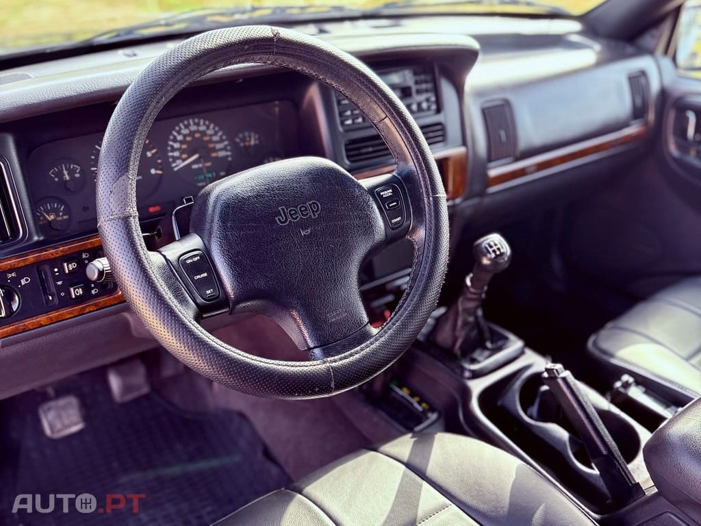 Jeep Grand Cherokee 2.5 TD Official