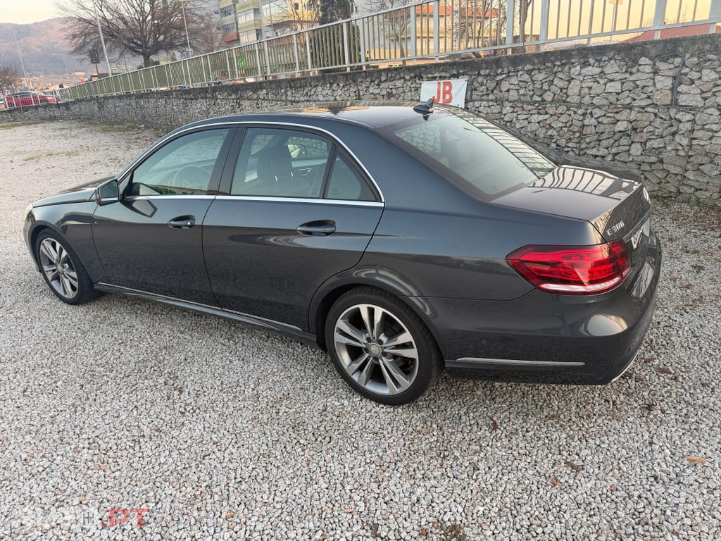 Mercedes-Benz E 300 BLUETEC Hybrid Avantgarde