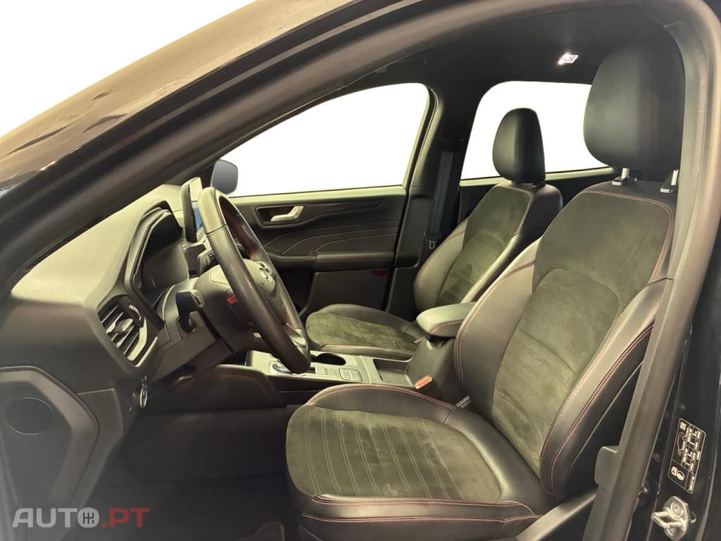 Ford Kuga 2.5 FlexiFuel FHEV ST-Line
