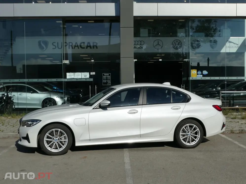 BMW 330 e iPerformance Advantage
