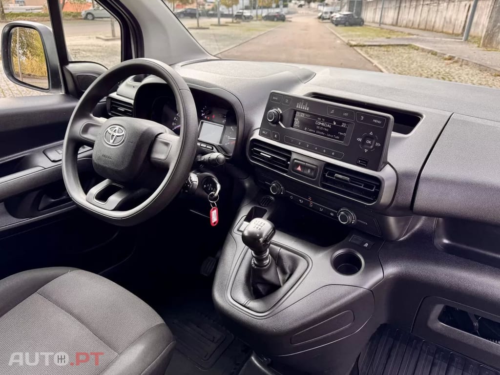 Toyota Proace City  L2 1.5D - 3 Lugares